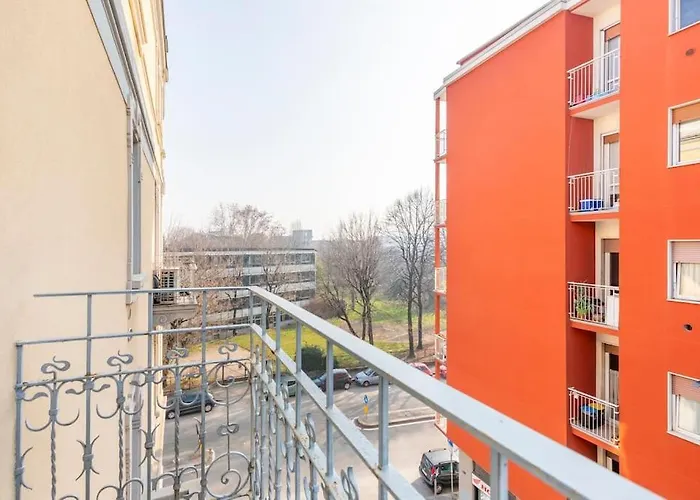 Modern In Centrale Next To Metro M5 - Sarca 73